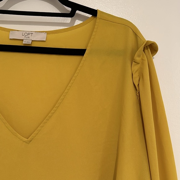 LOFT 26 Plus Yellow/Mustard color “very elegant” blouse - Picture 6 of 8